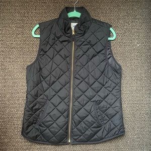 Old navy black quilted vest. Women’s large.
